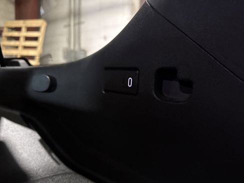 Used 2021 Chevrolet Tahoe Premier w/ Premium Package image 35