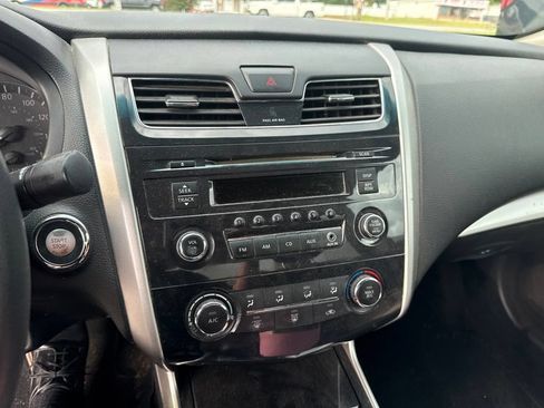 Used 2013 Nissan Altima 2.5 FWD image 3