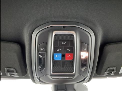 Used 2024 Jeep Grand Cherokee Altitude RWD image 44