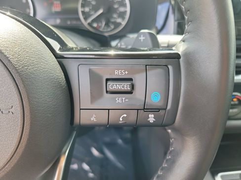 Used 2025 Nissan Pathfinder SL FWD image 21