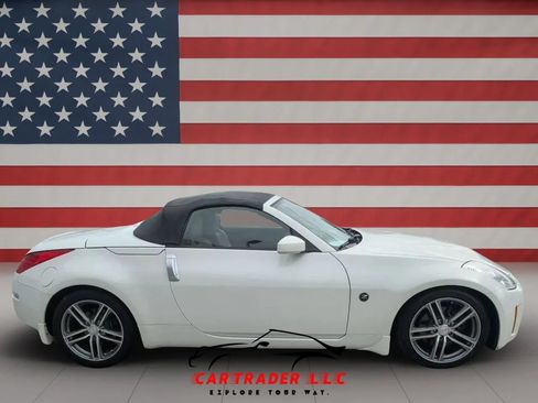 Used 2007 Nissan 350Z Touring RWD image 6