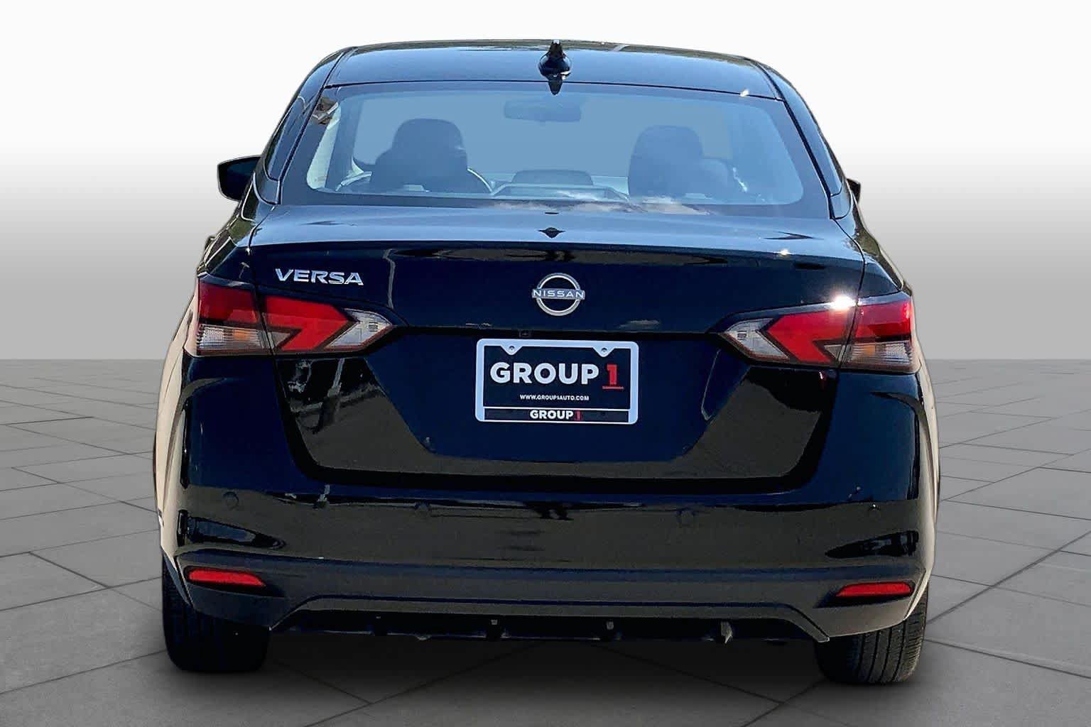 Used 2025 Nissan Versa SV FWD image 5