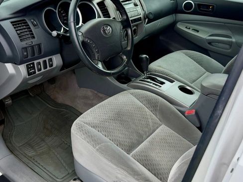 Used 2009 Toyota Tacoma PreRunner image 9