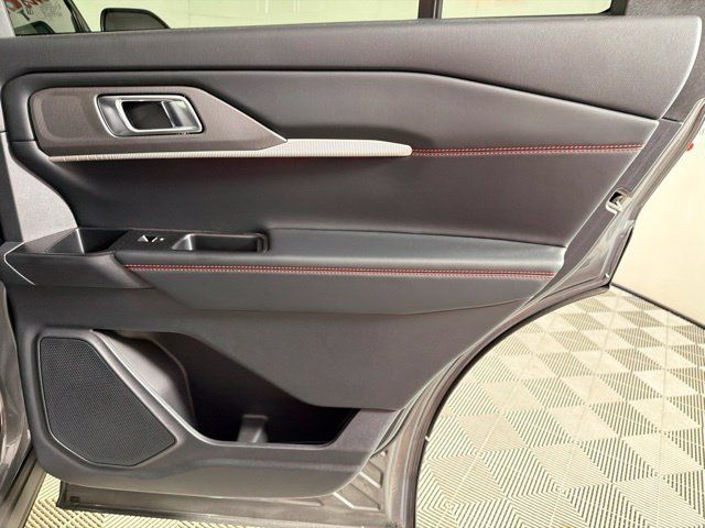 Used 2025 Ford Explorer ST-Line w/ Premium Package RWD image 38
