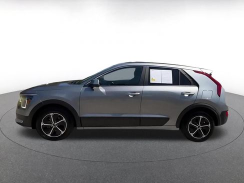 Used 2026 Kia Niro LX FWD image 9