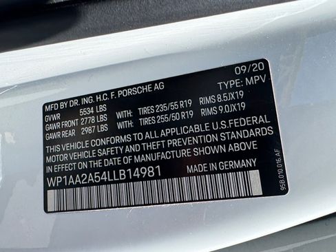 Used 2020 Porsche Macan AWD/4WD image 18