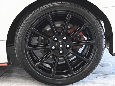 Used 2016 Ford Mustang GT Premium w/ Black Accent Package RWD image 7