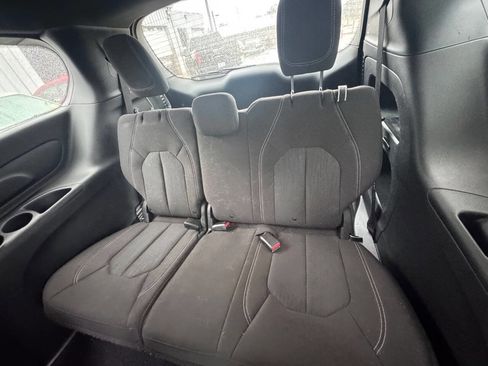 Used 2019 Chrysler Pacifica Touring Plus w/ S Appearance Package image 16