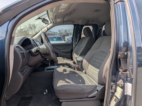 Used 2019 Nissan Frontier SV AWD/4WD image 13