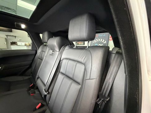 Used 2019 Land Rover Range Rover Sport SE AWD/4WD image 25