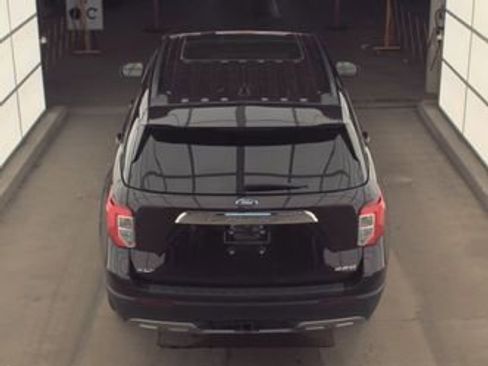 Used 2023 Ford Explorer XLT w/ Equipment Group 202A image 6