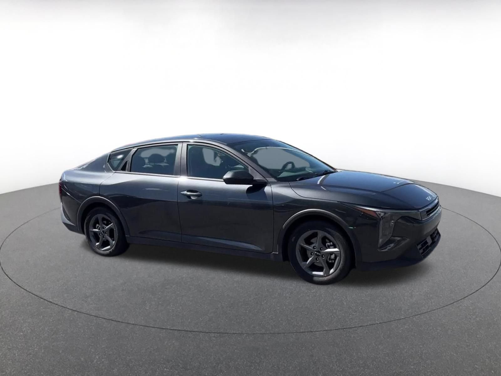Used 2025 Kia K4 FWD image 2