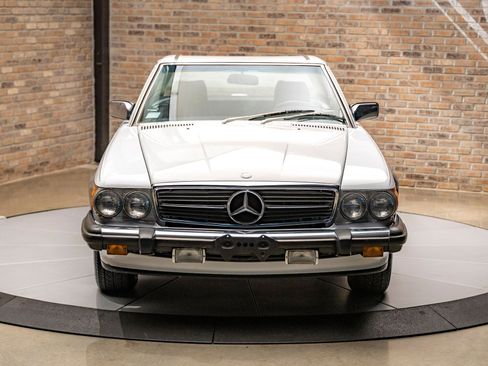 Used 1987 Mercedes-Benz 560 SL image 2