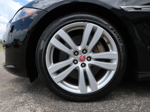 Used 2017 Jaguar XJ R-Sport image 54