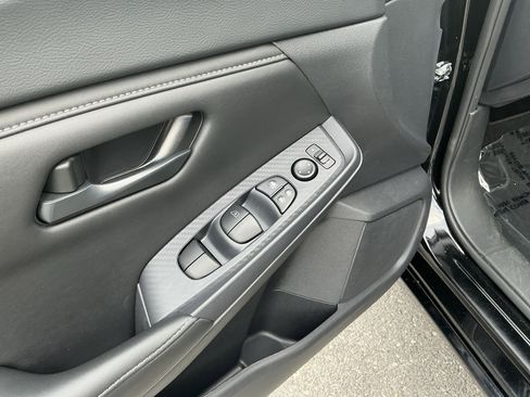 Used 2025 Nissan Sentra S FWD image 19