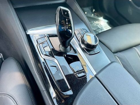 Used 2023 BMW M550i xDrive w/ Executive Package AWD/4WD image 15
