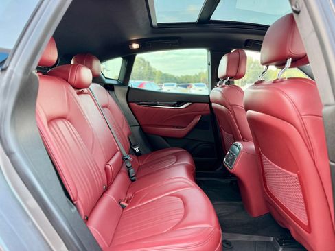 Used 2022 Maserati Levante Modena AWD/4WD image 34