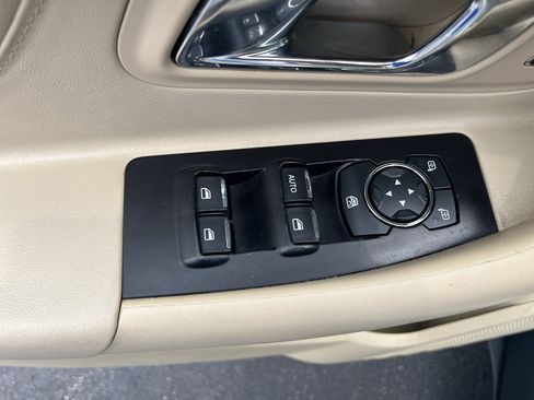 Used 2019 Ford Taurus SE FWD image 18