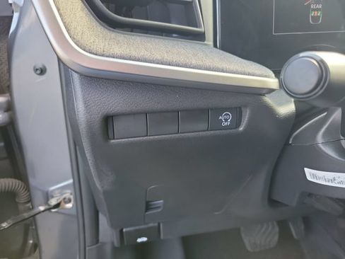 Used 2025 Nissan Kicks SV FWD image 19