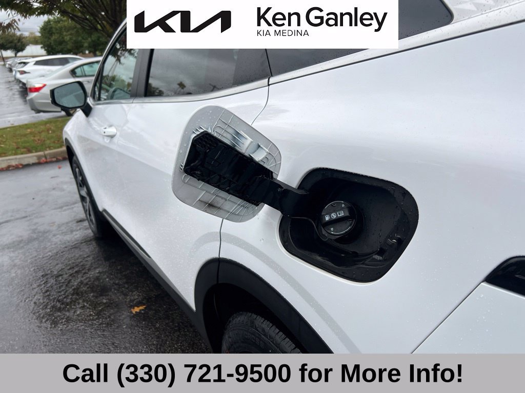 Certified 2025 Kia Sportage EX w/ Premium Package AWD/4WD image 48
