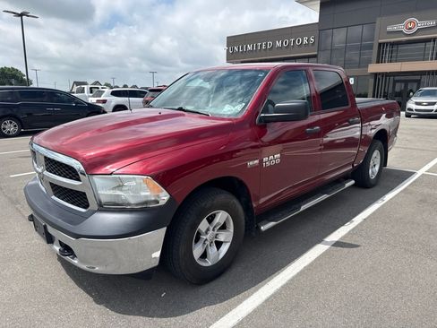 Used 2015 RAM 1500 4x4 Crew Cab w/ Exterior Appearance Group image 2