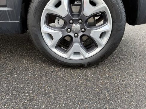 Used 2020 Jeep Compass Limited image 12