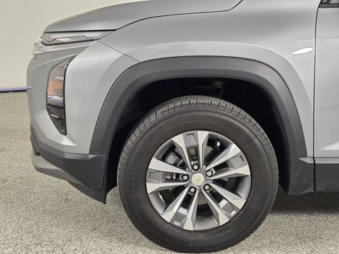New 2026 Chevrolet Equinox LT w/ Convenience Package II FWD image 9