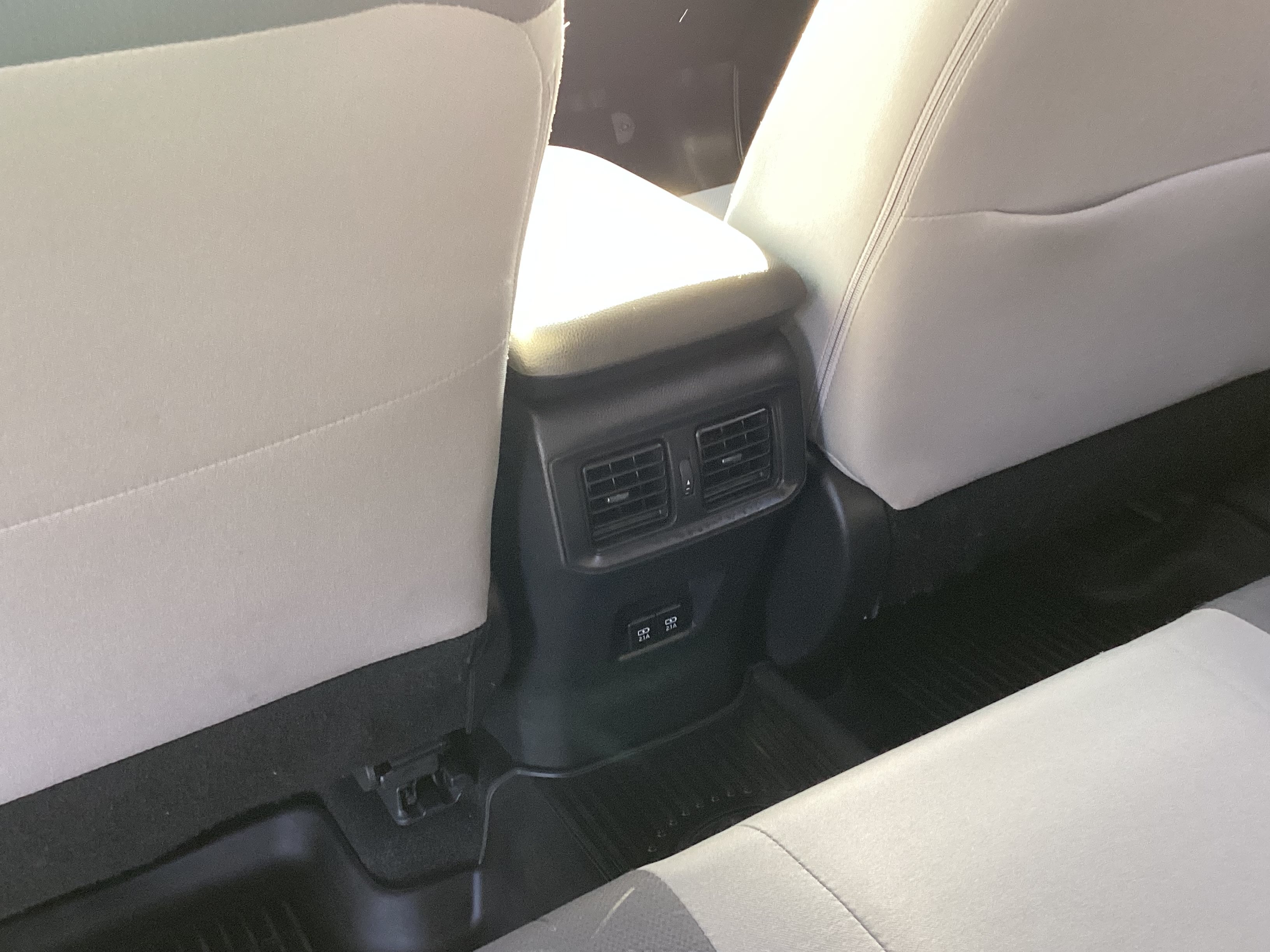 Certified 2021 Toyota RAV4 XLE w/ Convenience Package AWD/4WD image 13
