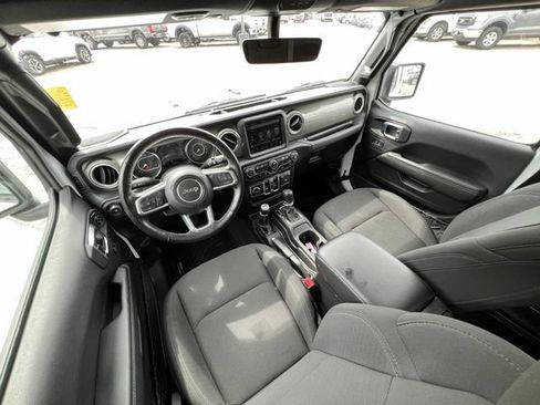 Used 2023 Jeep Wrangler Unlimited Sahara w/ Cold Weather Group AWD/4WD image 17