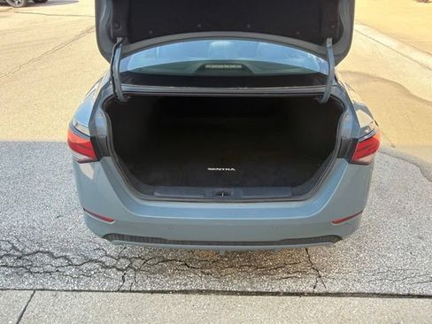 Used 2025 Nissan Sentra SV FWD image 14