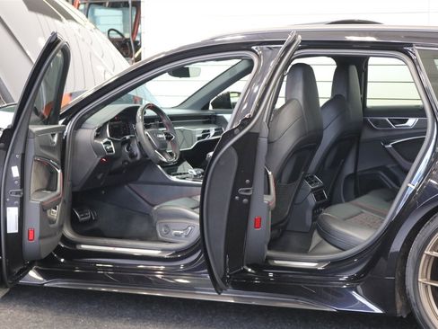 Used 2021 Audi RS 6 4.0T quattro Avant image 36