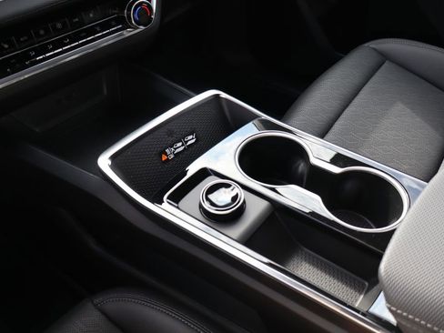 New 2026 Chevrolet Equinox LT w/ Convenience Package II AWD/4WD image 23