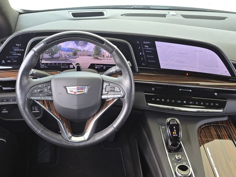 Used 2023 Cadillac Escalade Premium Luxury w/ LPO, Floor Liner Package AWD/4WD image 10
