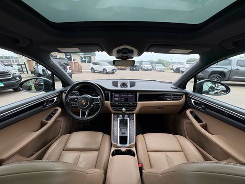 Used 2021 Porsche Macan w/ Premium Package Plus AWD/4WD image 11