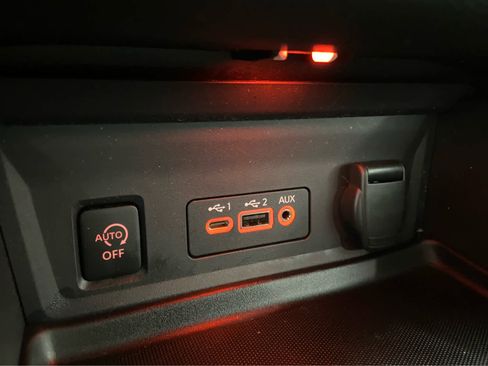 Used 2024 Nissan Sentra SV image 31