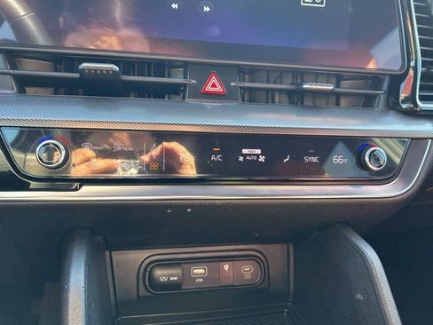 Used 2025 Kia Sportage SX image 27