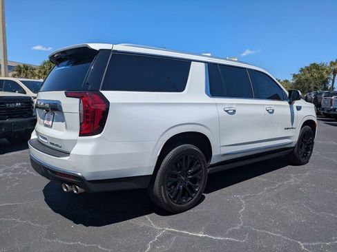 Used 2022 GMC Yukon XL Denali AWD/4WD image 4