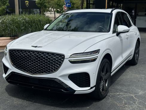 Used 2022 Genesis GV70 3.5T Sport w/ Sport Prestige Package AWD/4WD image 4