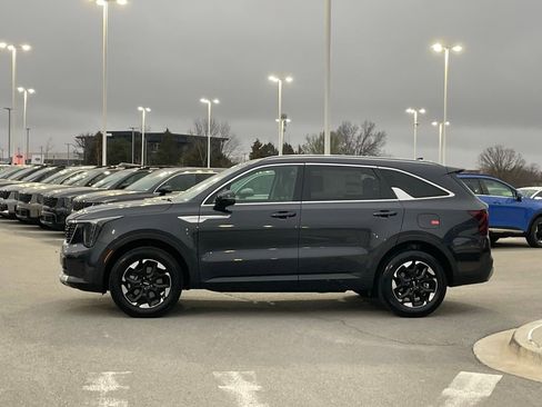 New 2025 Kia Sorento S AWD/4WD image 4