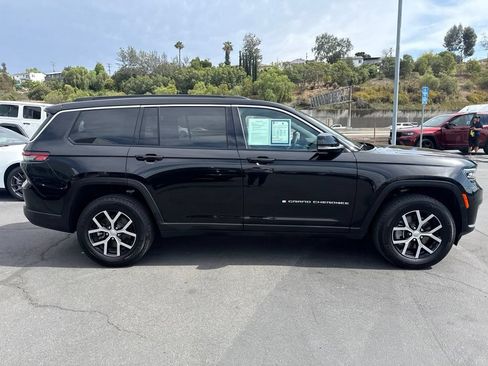 Used 2025 Jeep Grand Cherokee L Limited AWD/4WD image 9