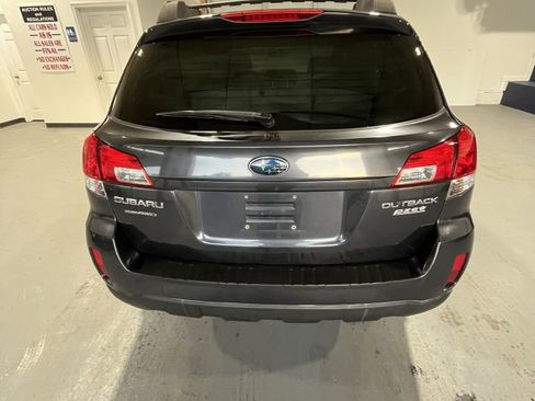 Used 2011 Subaru Outback 2.5i Premium image 4