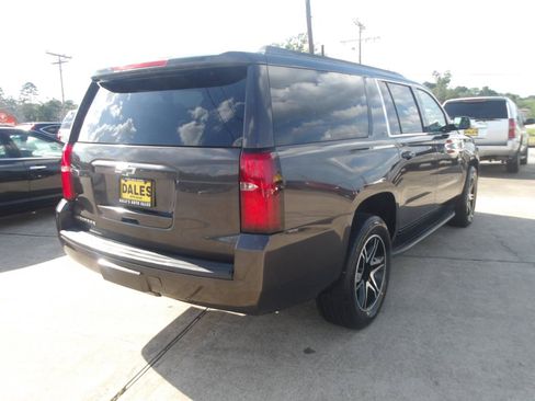 Used 2016 Chevrolet Suburban LT RWD image 11