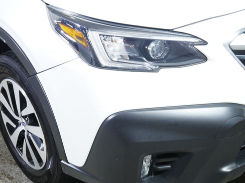 Used 2022 Subaru Outback Premium AWD/4WD image 16