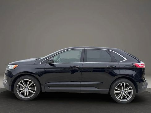 Used 2019 Ford Edge Titanium w/ Cold Weather Package AWD/4WD image 4