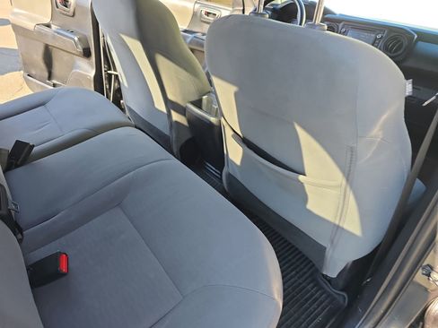 Used 2019 Toyota Tacoma SR image 15