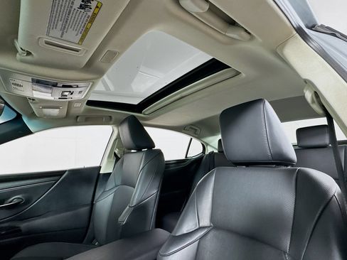 Used 2023 Lexus ES 350 w/ Premium Package FWD image 14