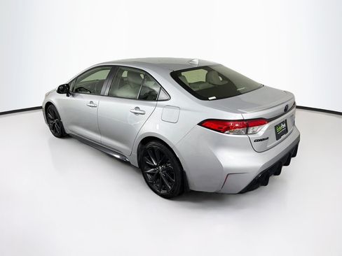 Used 2023 Toyota Corolla SE FWD image 5