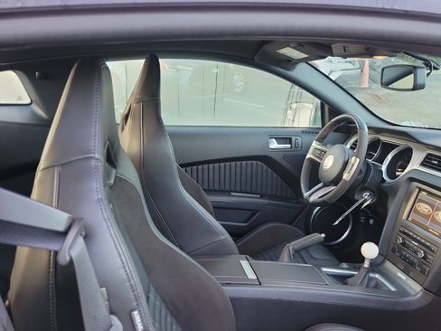 Used 2013 Ford Mustang Shelby GT500 image 8