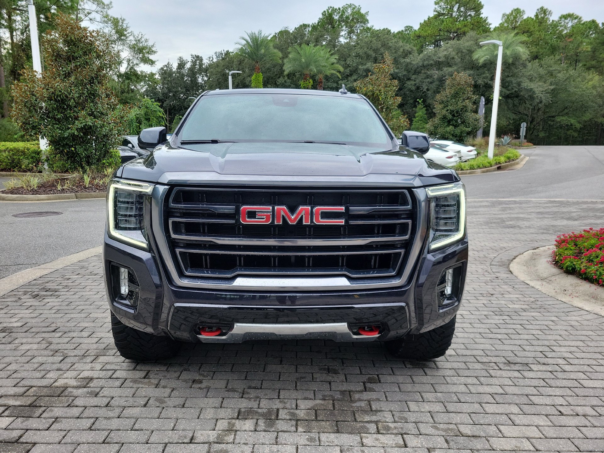 Used 2024 GMC Yukon AT4 AWD/4WD image 10