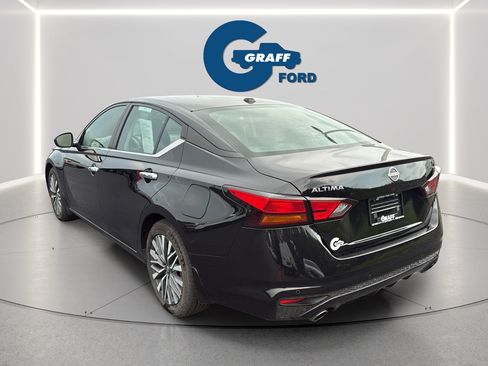 Used 2024 Nissan Altima 2.5 SV w/ SV Premium Package FWD image 9
